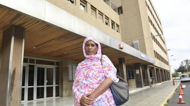 Separan a una recién nacida de su madre porque no hay plazas