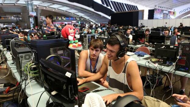El Gobierno canario se estampa con los videojuegos