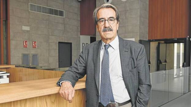 Emilio Ontiveros: «No se puede dejar solos a los mercados financieros»