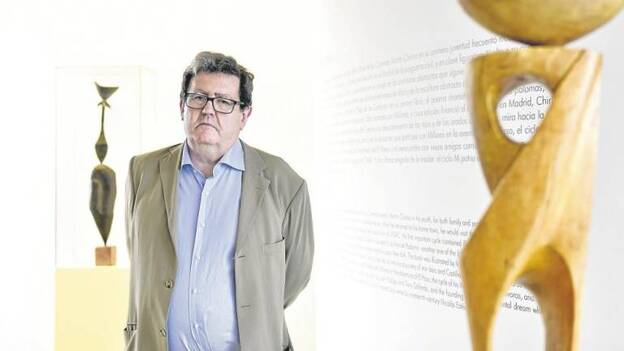 «Hoy se confunde mucho la poesía con el espectáculo»