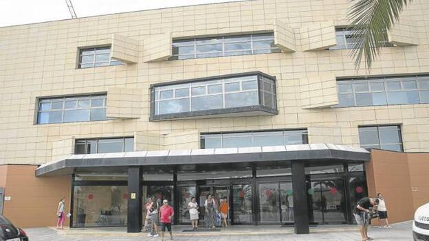 Una paciente empuja, insulta y golpea en la cara a una doctora