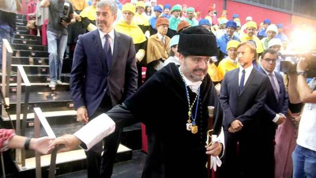 El rector de la ULPGC reclama «más autonomía» en el comienzo del curso