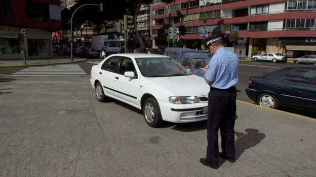 Las multas por aparcar en plazas de discapacitados irán a las ONG
