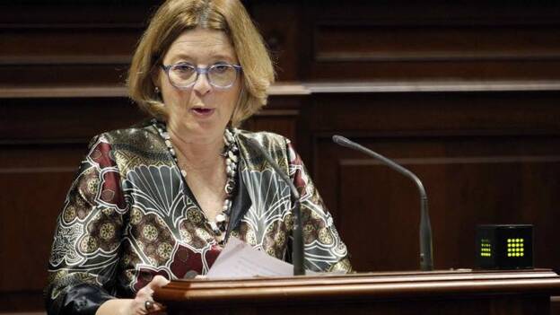 «Hay que subirse y bajarse igual del coche oficial»