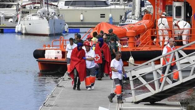 22 personas, siete días en el mar y sin motor