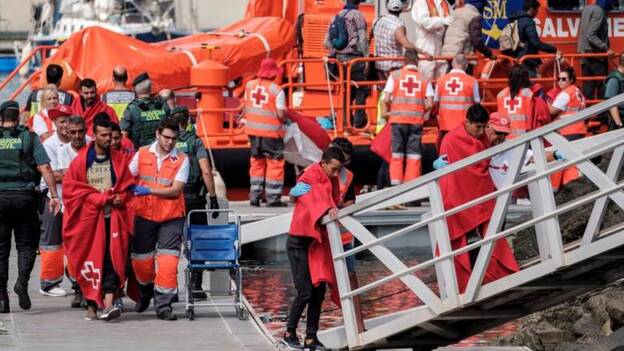 La red creada tras los cayucos aborta la mitad de las salidas hacia Canarias