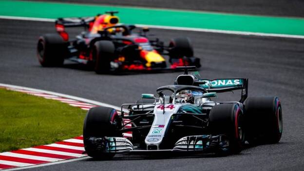 Hamilton reserva sitio en la mesa de Fangio