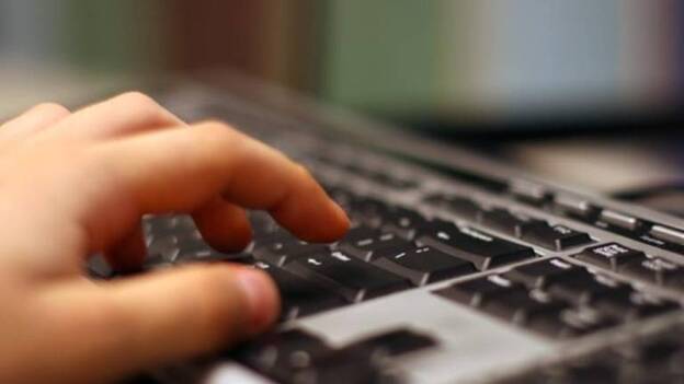 Utilizó su nombre en un anuncio sexual