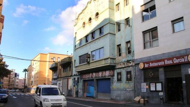 La permuta con los evangelistas los traslada junto al CC Las Ramblas