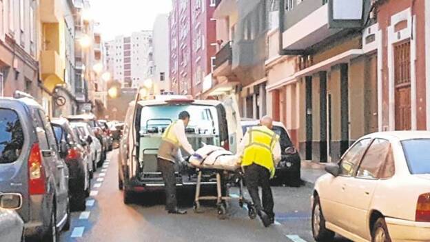 Detienen al hijo tras encontrar muerto al matrimonio en la capital