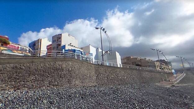 Herida una niña tras caer desde 5 metros en Las Canteras