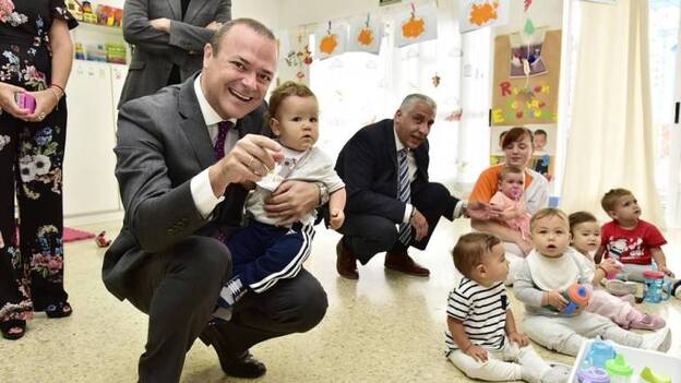 Ayuda pública a la escuela