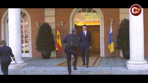 Comienza la reunión en la que Clavijo pedirá a Sánchez cumplir la agenda canaria