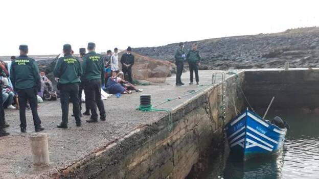 Otra patera en Lanzarote en mitad de la tormenta