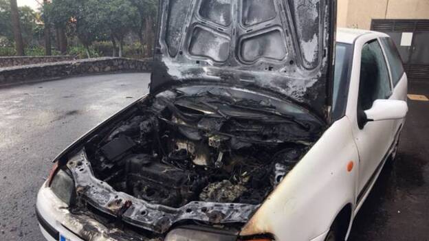 Cinco heridos tras incendiarse un coche en Fuerteventura