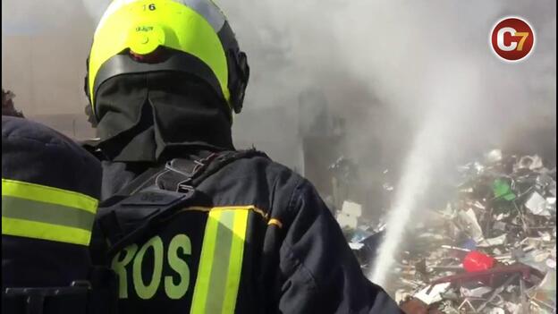 Incendio en el polígono de Salinetas