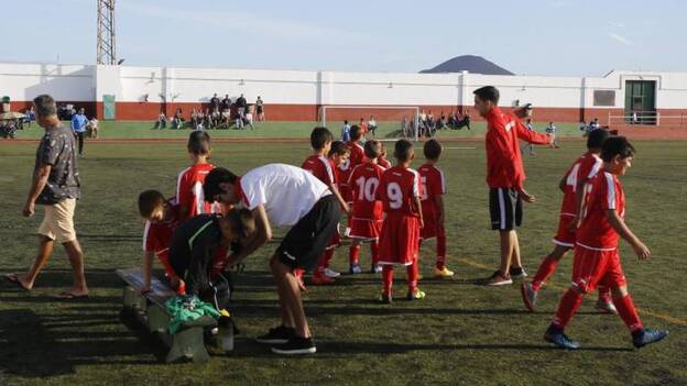 Arrecife evita el cierre de canchas y centros culturales