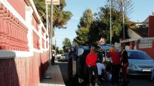 Herida tras volcar su coche en Tafira Alta