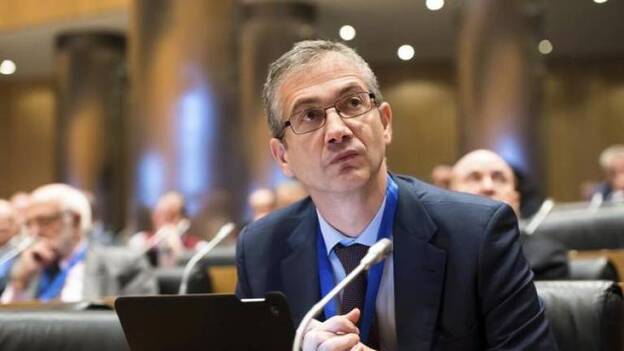 La banca avisa del peligro de subir el salario mínimo