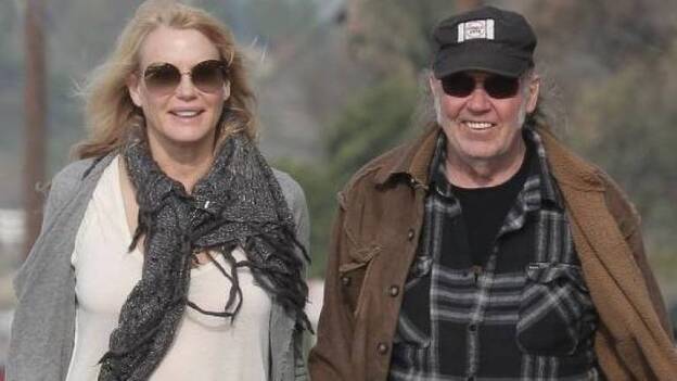 Neil Young confirma su matrimonio con Daryl Hannah