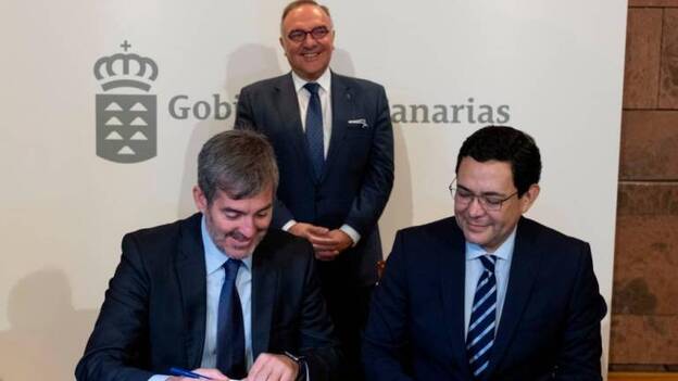 Canarias y la Fundación Amancio Ortega rubrican la adquisición de 22 equipos
