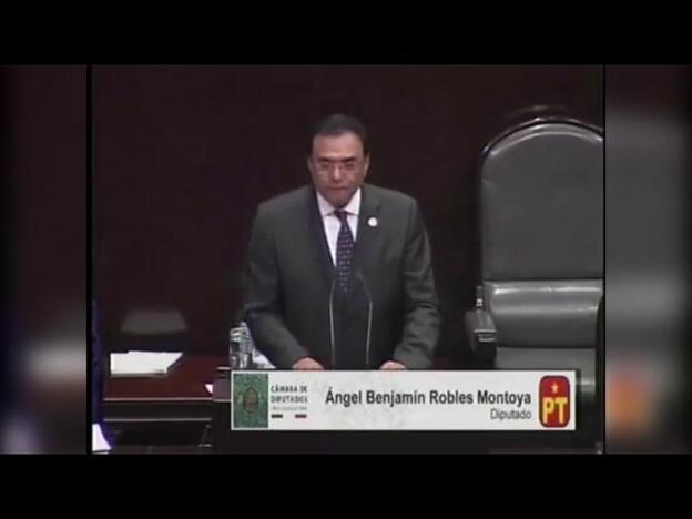 Informan a diputada mexicana del asesinato de su hija en plena sesión