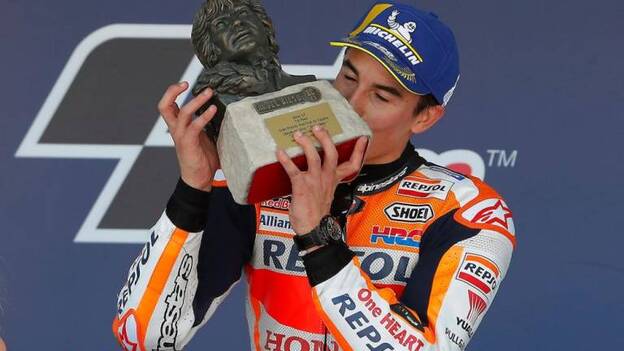 Márquez no celebrará el título en el Ayuntamiento de Cervera por el cartel de presos