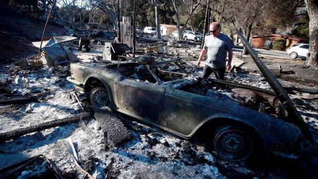 Suben a 51 los muertos por fuegos en California, con más de 100 desaparecidos