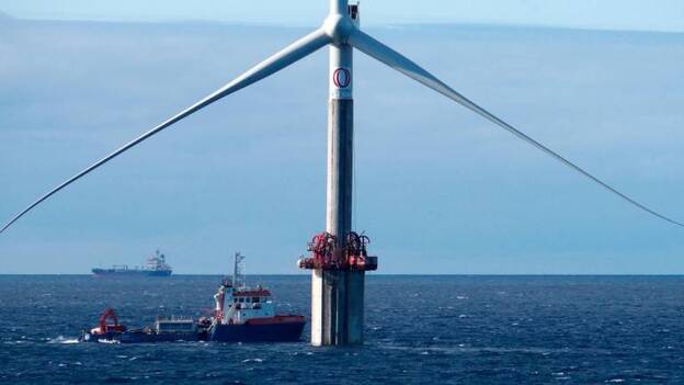 El molino eólico marino continúa a la espera de la conexión a tierra