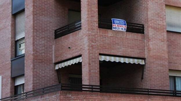 El precio de la vivienda en alquiler cae en Canarias