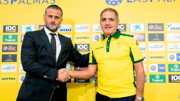 Una accidentada rueda de prensa