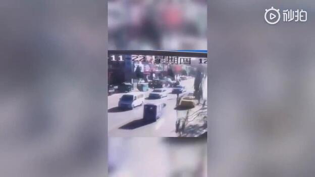 Al menos 5 muertos y 18 heridos en un atropello en una escuela en China