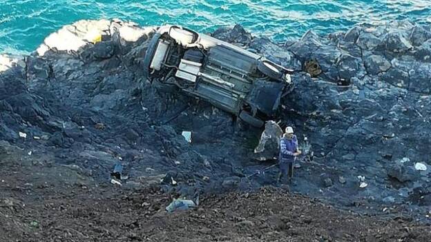 Roba un coche en Agüimes y se lanza con él al mar en Arinaga