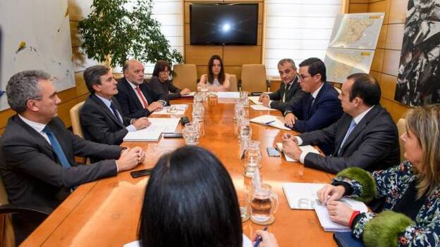 Acuerdo con Fomento para lafirma del convenio de carreteras