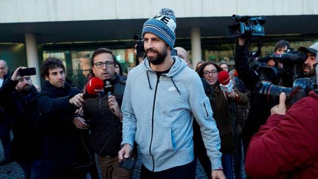 Piqué acepta una multa de 48.000 euros por conducir sin puntos en el carné