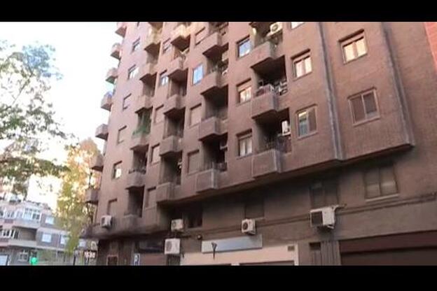 Se tira por el balcón tras ser desahuciada