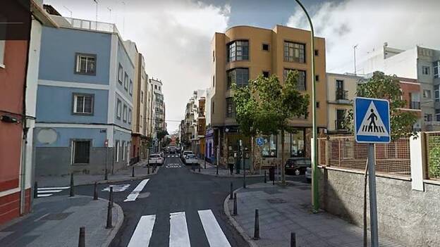 Hospitalizada una anciana atropellada en una calle céntrica de Las Palmas
