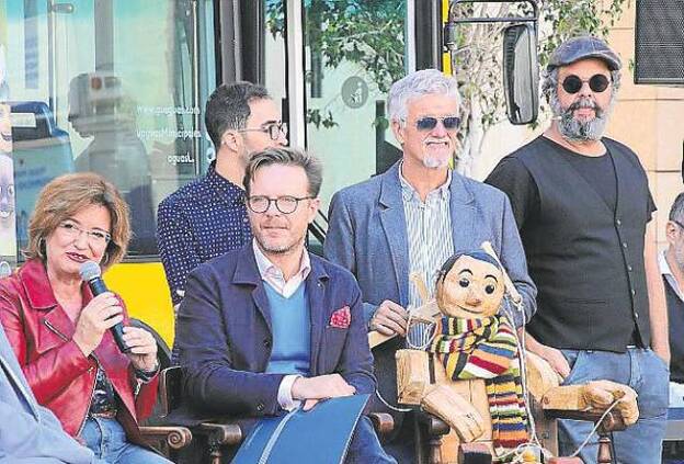 Pinocho devuelve a Zalakadula al Pérez Galdós
