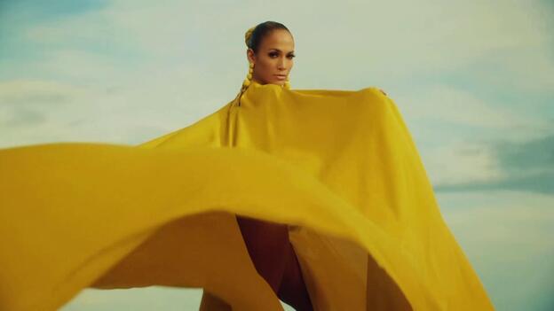 Jennifer López revoluciona instagram con unas fotos navideñas