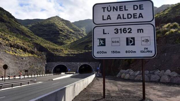 Canarias acepta que Fomento le pague en ocho años la deuda con sus carreteras