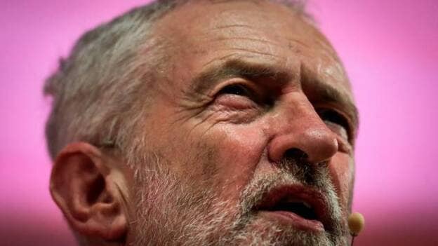 Corbyn, acusado de llamar «estúpida» a May en un debate parlamentario