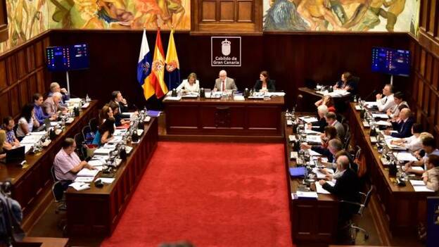 El Cabildo insta a Gobierno a abonar 12 millones del Bono Residente Canario