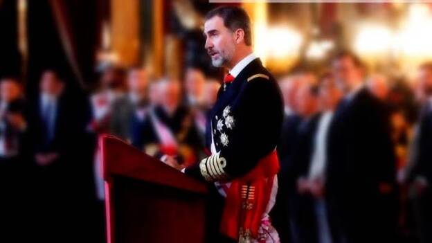 Felipe VI reivindica la bandera como símbolo «de todos» y de «unidad»