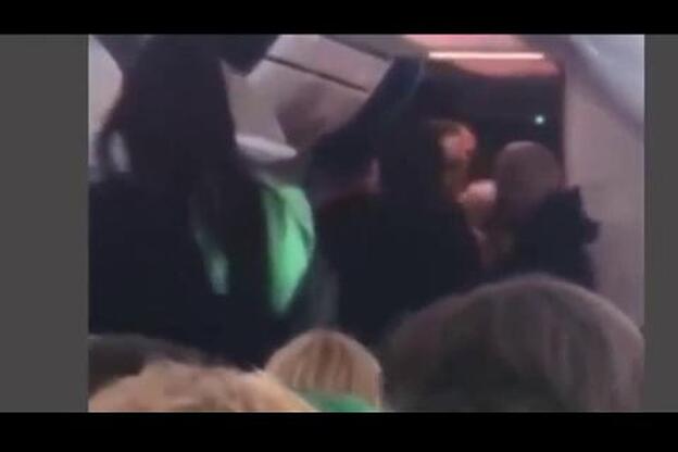 Aterrizaje de emergencia de camino a las islas por un borracho