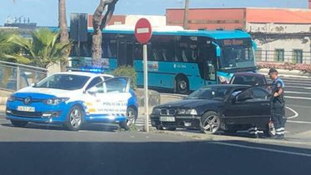 Detenido tras huir a toda velocidad al conducir sin carné y sin seguro