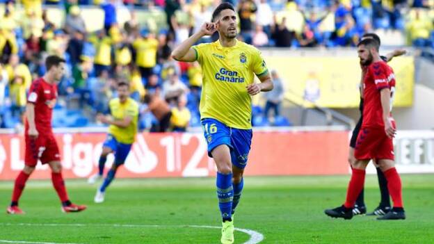 Fidel se rebela contra la crisis y lidera la goleada de la UD Las Palmas (4-1)