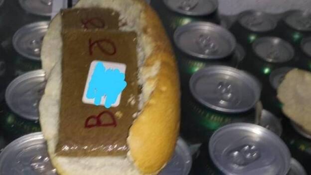 Lo pillan con 400 gramos de hachís en un bocadillo