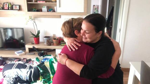 María encuentra techo provisional y el juez para el desahucio ‘sine die’