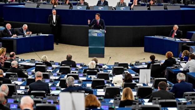 Sánchez subraya su "voluntad firme" de resolver con diálogo crisis catalana