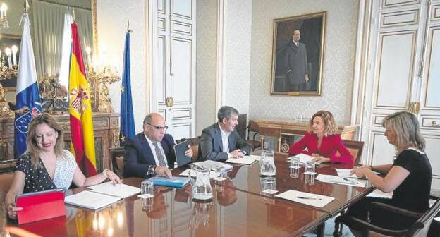 Batet oirá a Clavijo pero Sánchez se desentiende